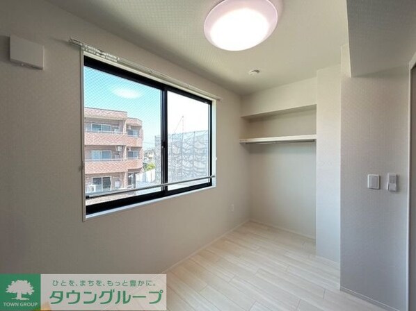 レヴメゾン神山五番館の物件内観写真